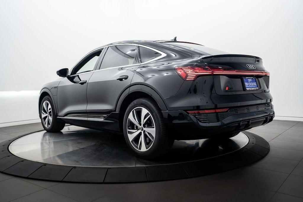 2024 Audi Q8 E-tron line Premium Plus photo 5