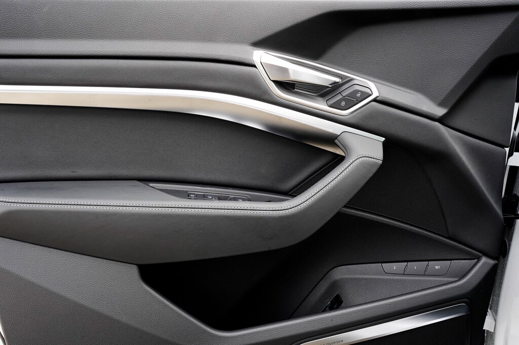 2024 Audi Q8 E-tron Prestige photo 24