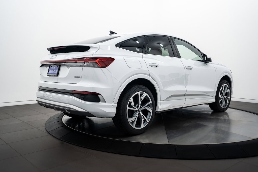 2024 Audi Q4 Sportback E-tron 50 Premium Plus photo 4