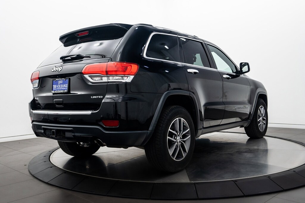 2017 Jeep Grand Cherokee Limited photo 2