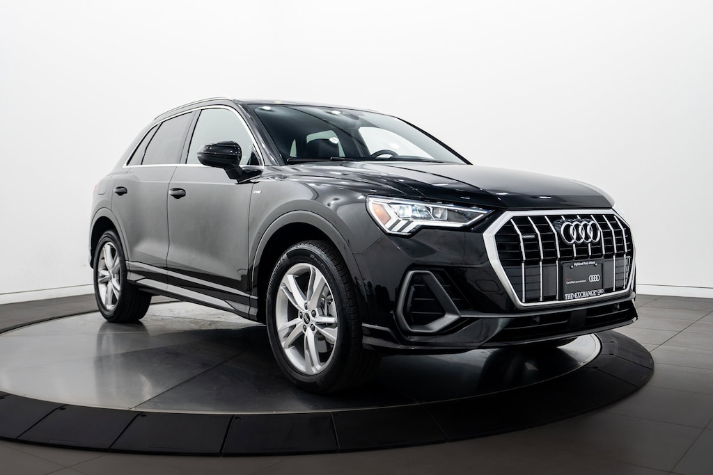 2021 Audi Q3 S line Premium Plus photo 2