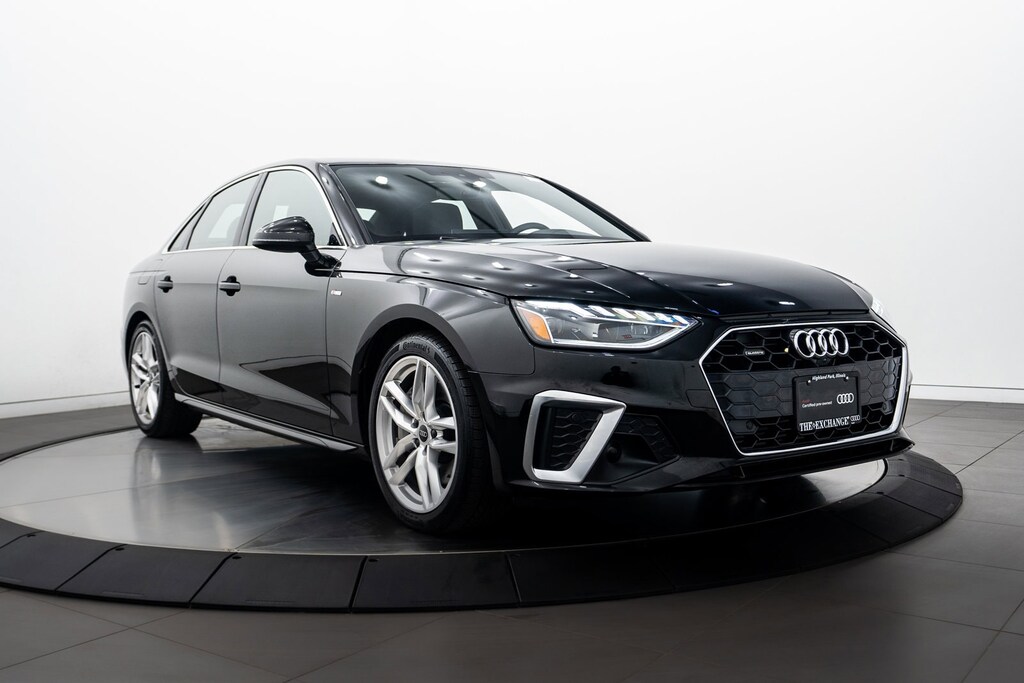 2023 Audi A4 S line Quattro Premium Plus photo 2
