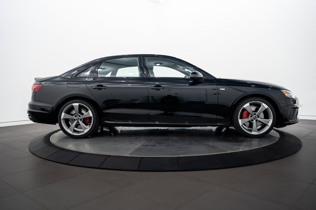 2024 Audi A4 45 S line Premium Plus photo 3