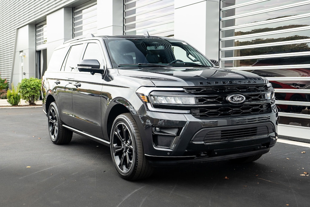 2023 Ford Expedition Limited photo 2
