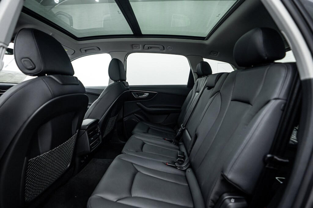 2024 Audi Q7 45 Premium photo 13