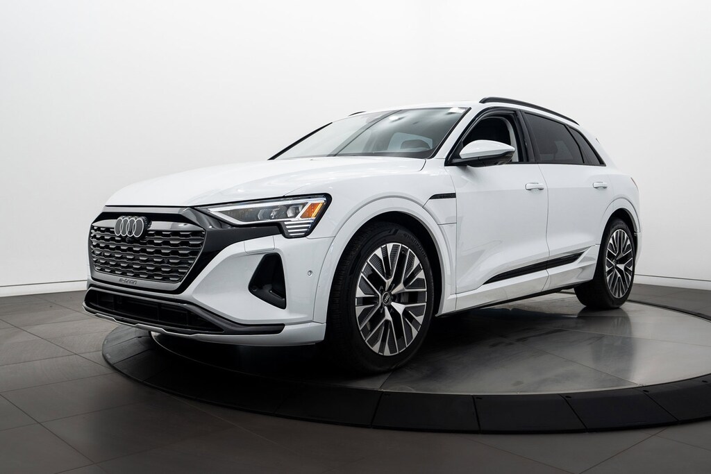 2024 Audi Q8 E-tron Premium Plus photo 3