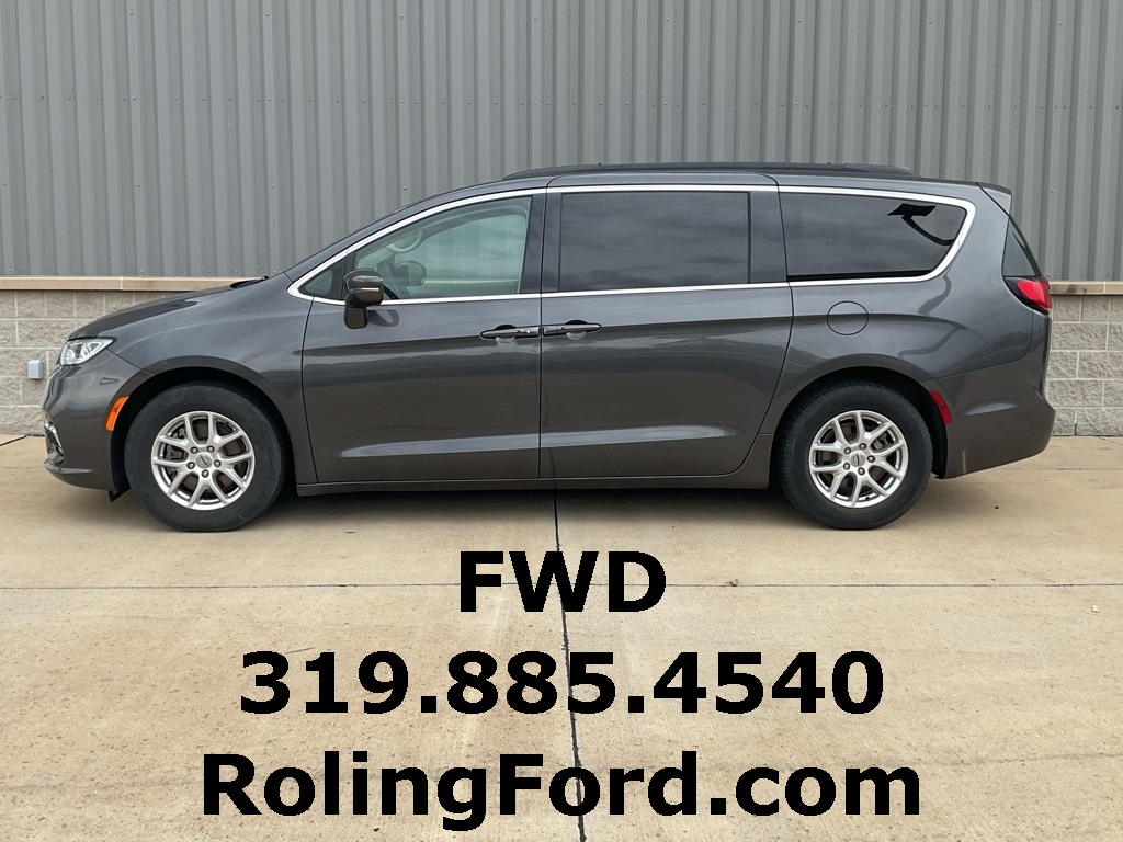 Used 2022 Chrysler Pacifica Touring L with VIN 2C4RC1BG7NR178502 for sale in Shell Rock, IA