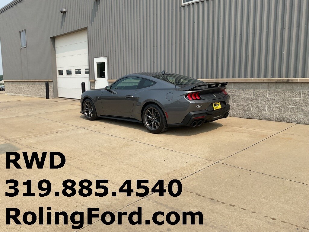 2025 Ford Mustang Dark Horse photo 3