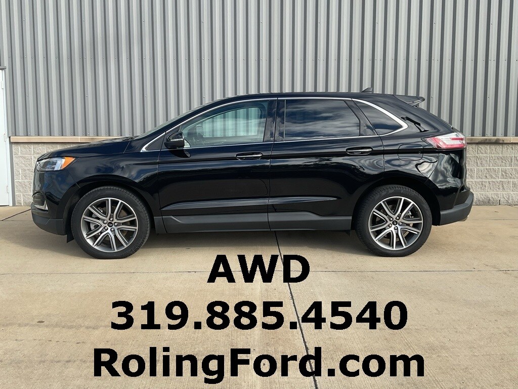 2024 Ford Edge Titanium photo 2