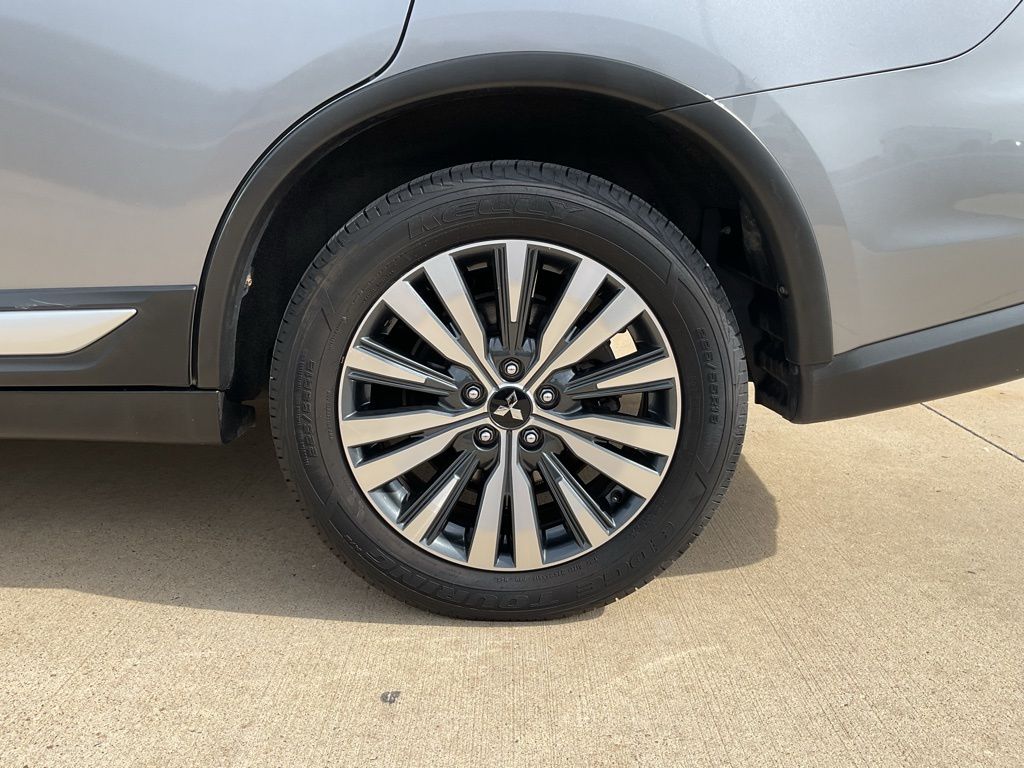 2020 Mitsubishi Outlander SEL - Photo 6
