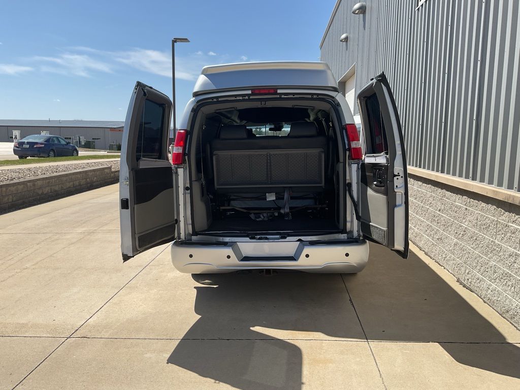 2019 GMC Savana Cargo Work Van - Photo 23