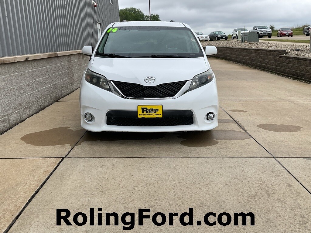2014 Toyota Sienna SE photo 4