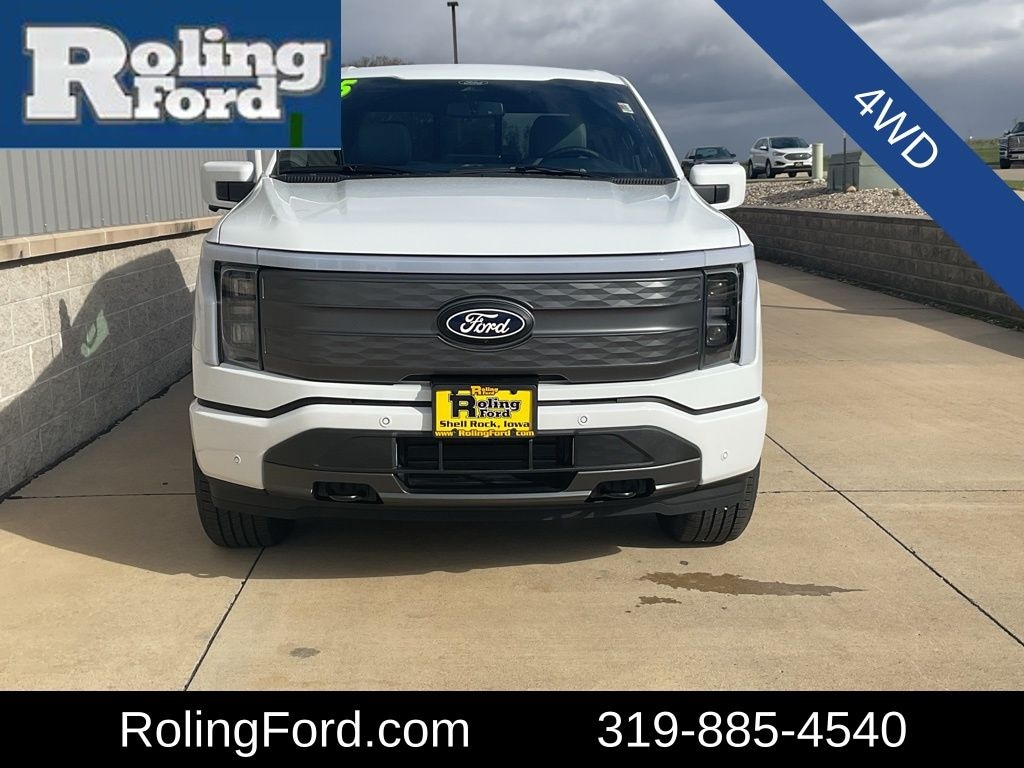New 2025 Ford F-150 Lightning Lariat TRUCK