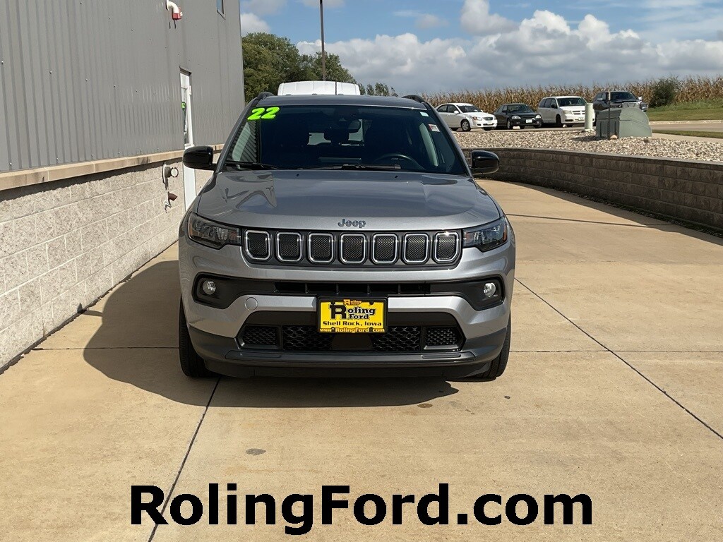 2022 Jeep Compass Latitude Lux photo 4