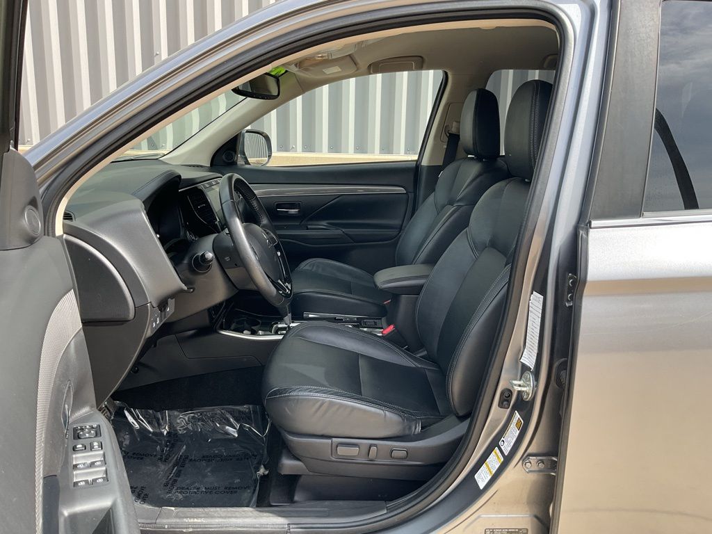 2020 Mitsubishi Outlander SEL - Photo 8