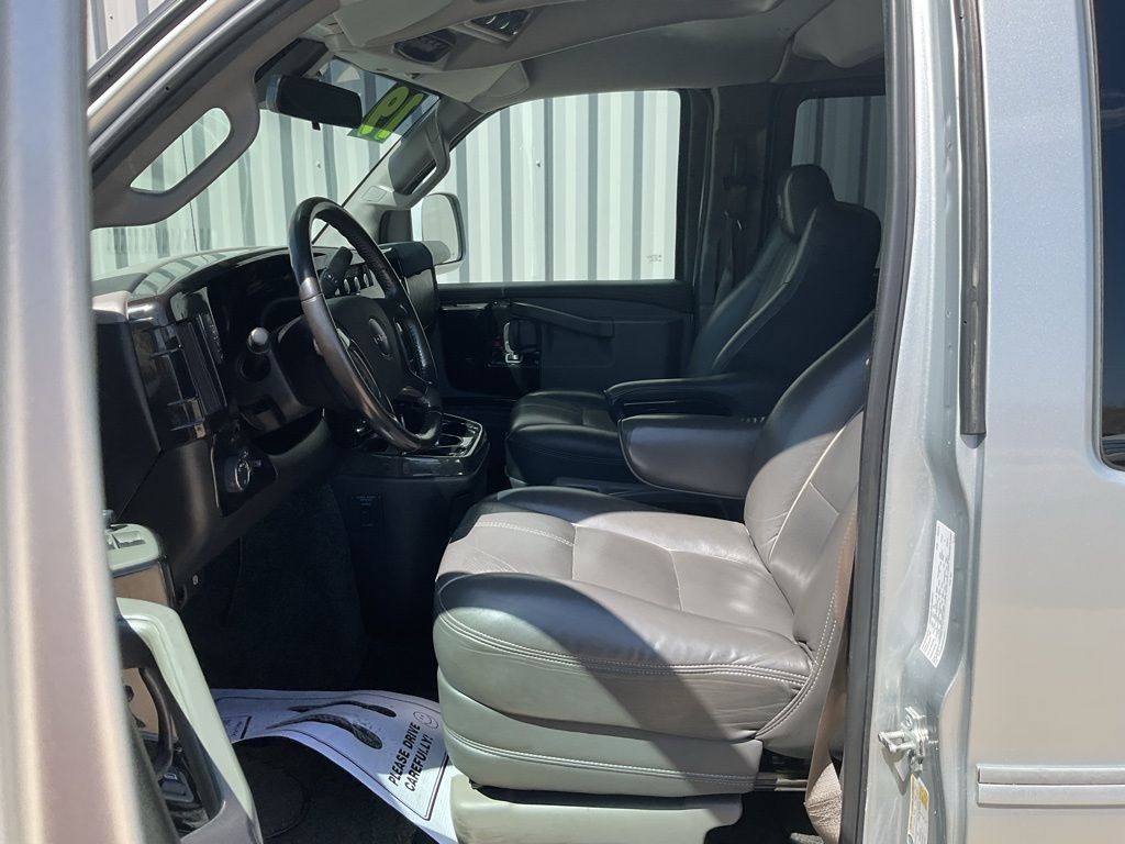 2019 GMC Savana Cargo Work Van - Photo 8