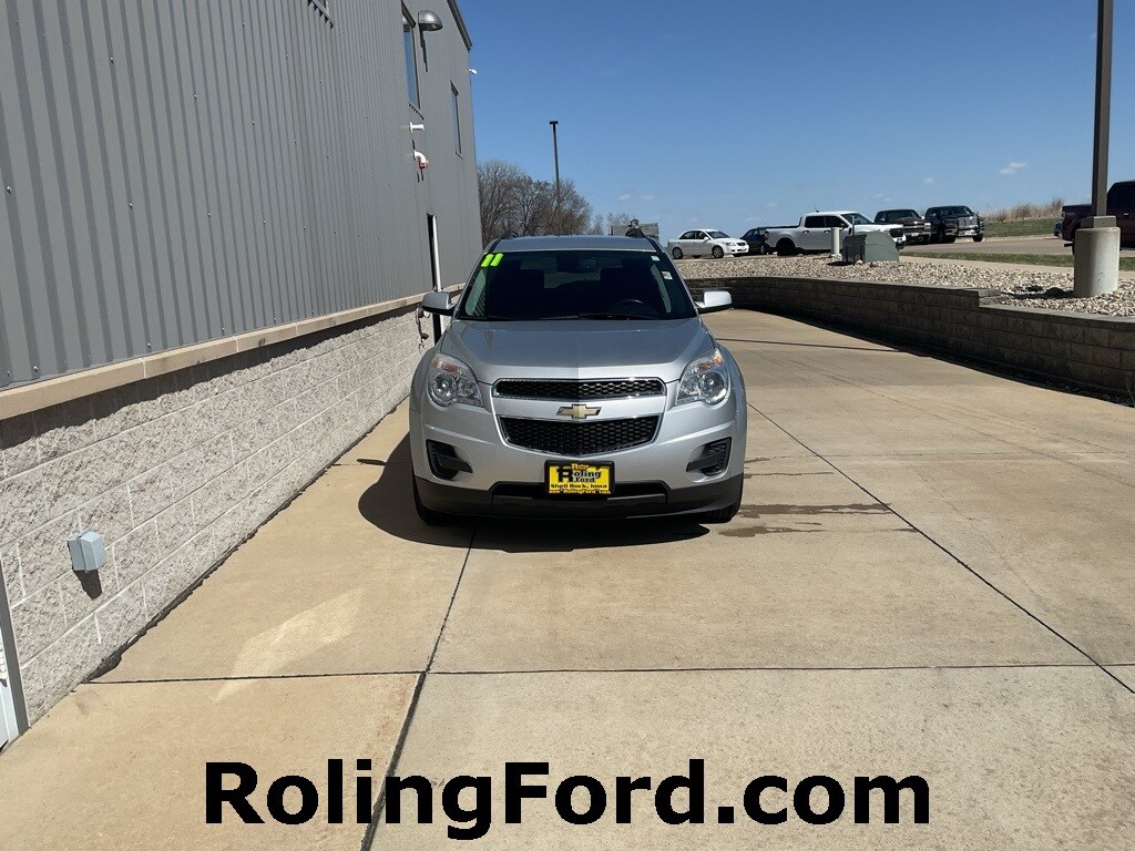 2011 Chevrolet Equinox LT photo 4