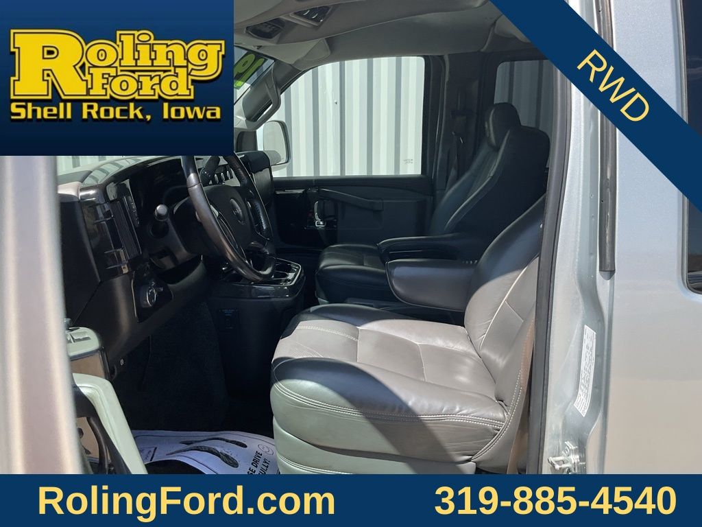 2019 GMC Savana Cargo Work Van - Photo 8