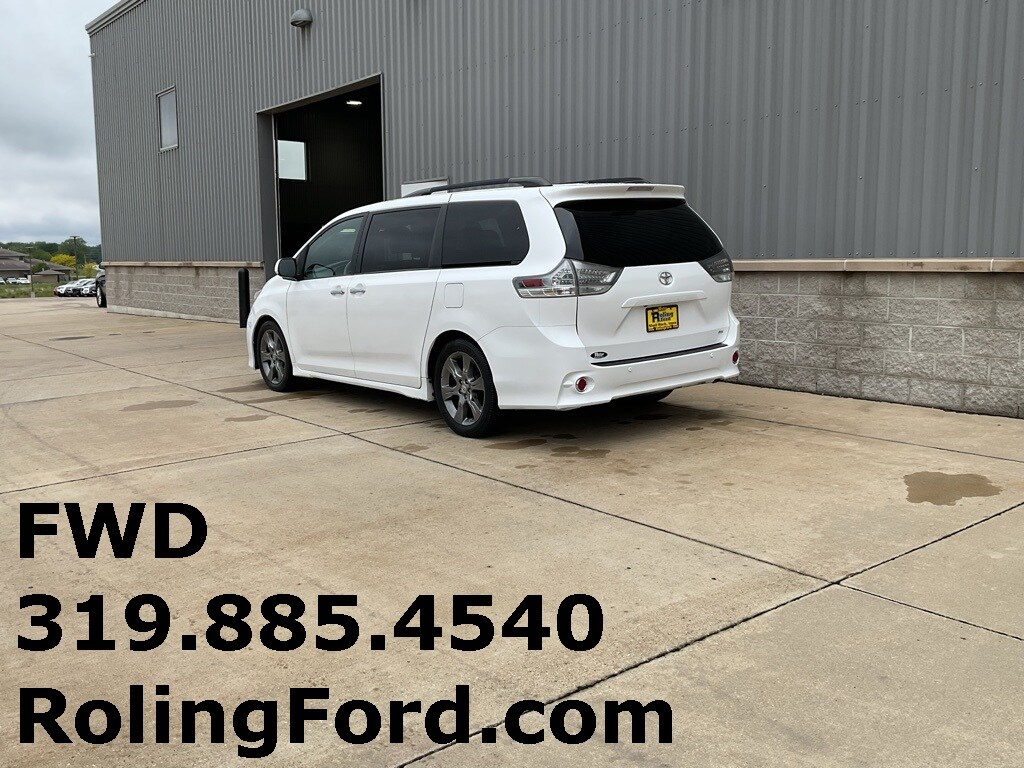 2014 Toyota Sienna SE photo 3