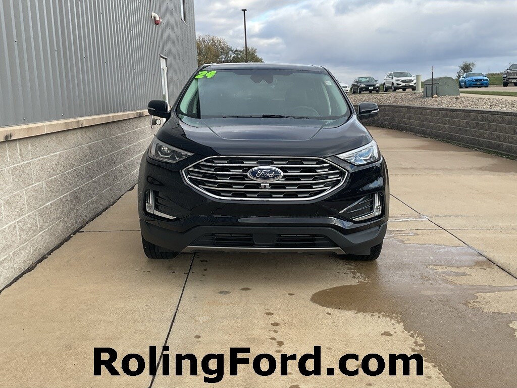 2024 Ford Edge Titanium photo 3