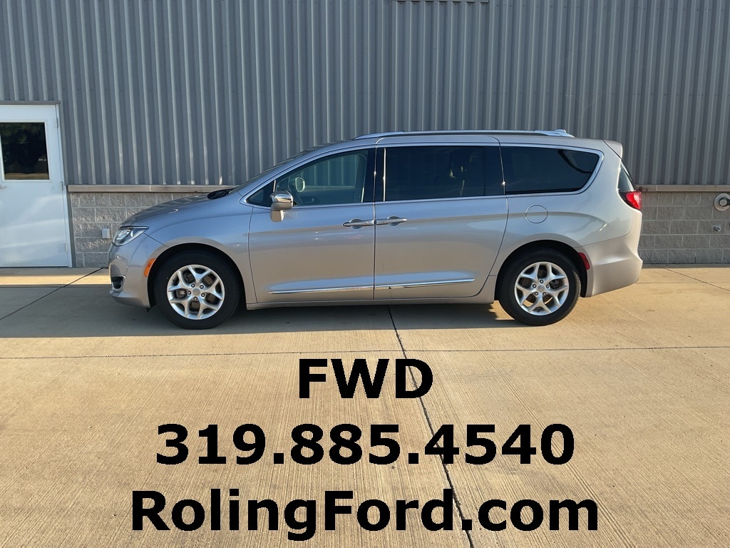 Used 2020 Chrysler Pacifica Limited with VIN 2C4RC1GG0LR125999 for sale in Shell Rock, IA