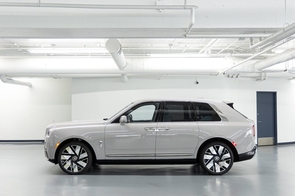 New 2027 Rolls-Royce Cullinan SUV