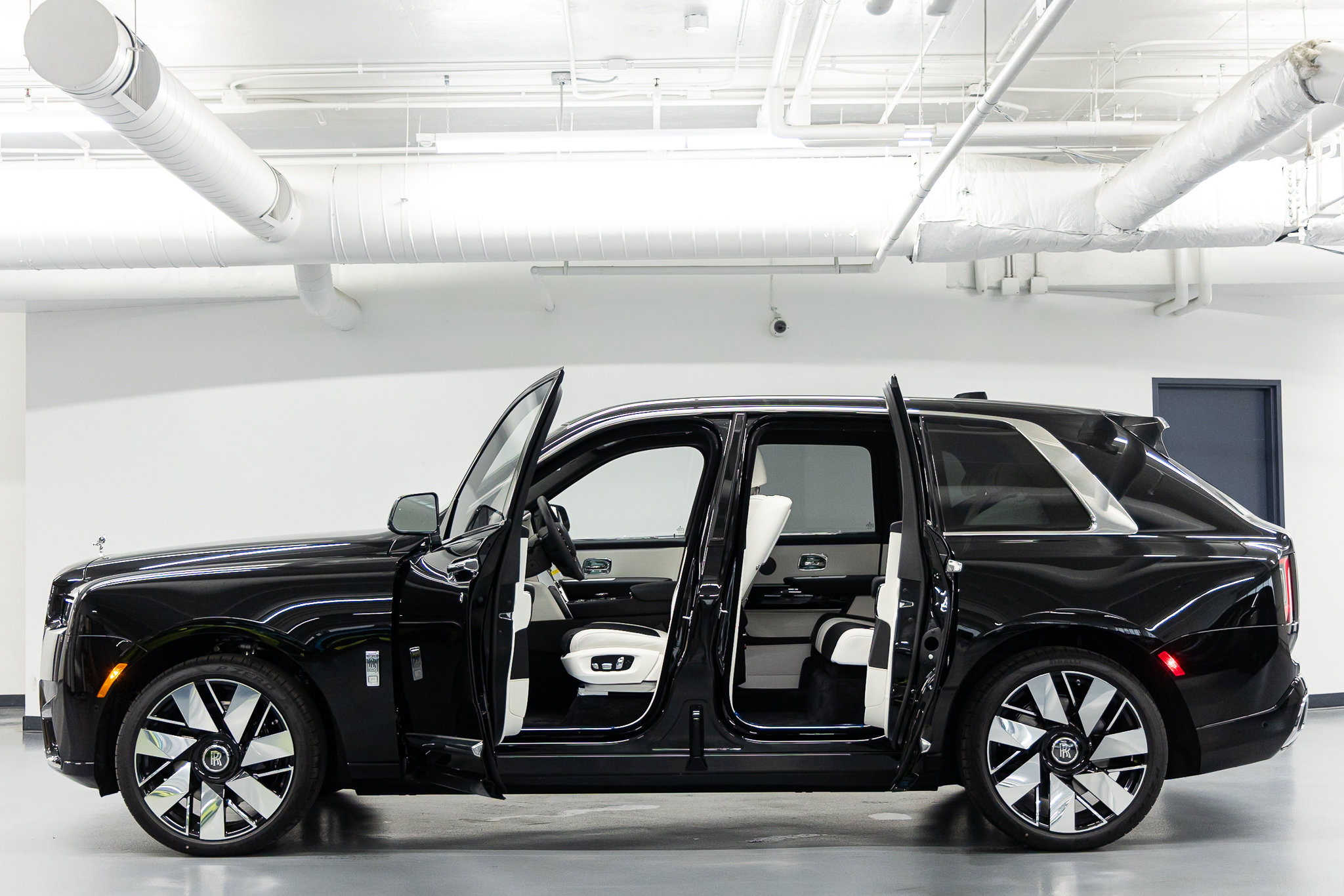 2026 Rolls-Royce Cullinan Base - Photo 29