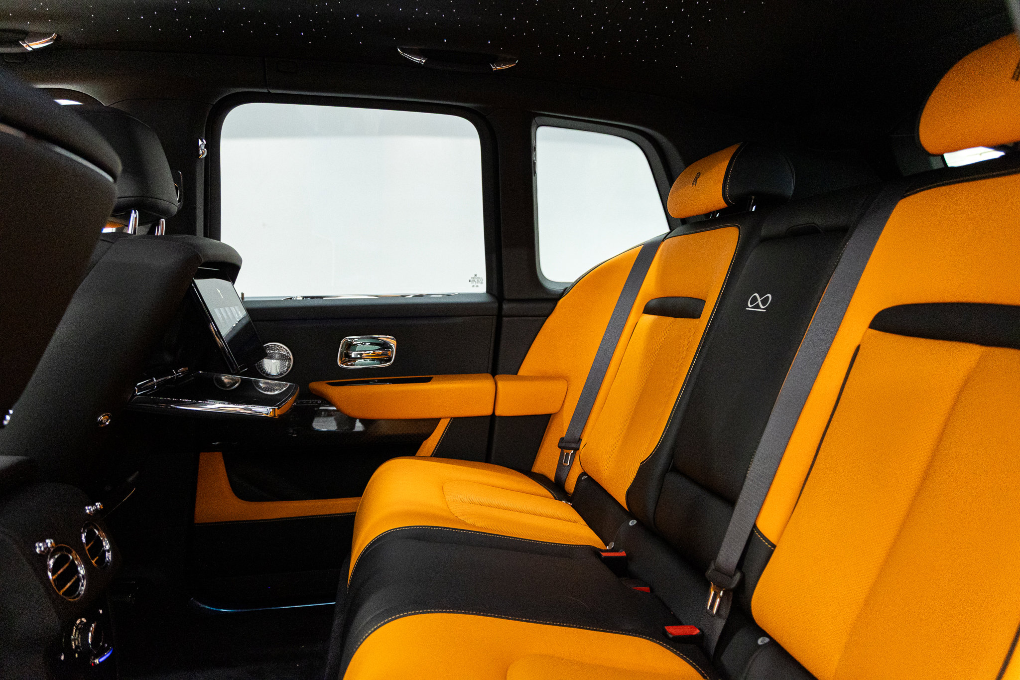 2026 Rolls-Royce Cullinan Black Badge - Photo 40
