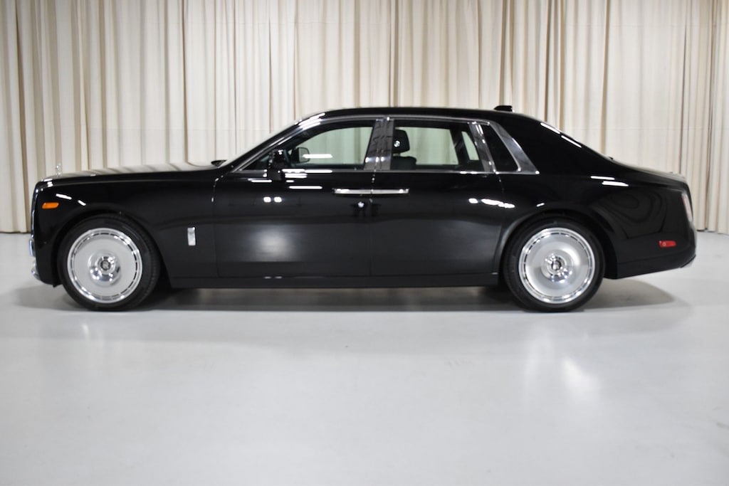 New 2027 Rolls-Royce Phantom Sedan