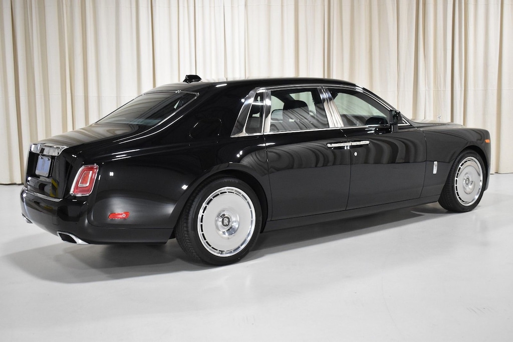 New 2027 Rolls-Royce Phantom Sedan