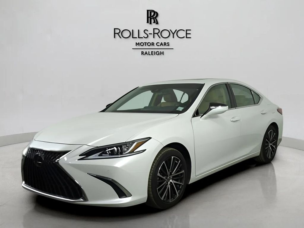 2024 Lexus ES 350's photo
