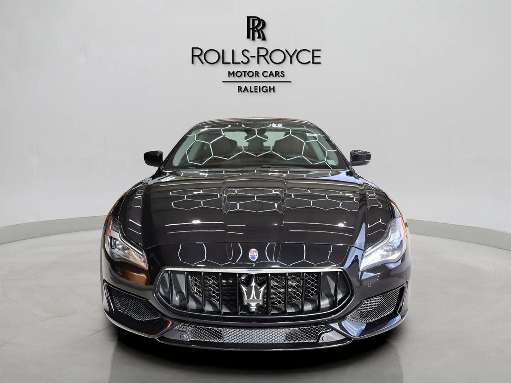 2018 Maserati Quattroporte Q4 GranSport photo 2
