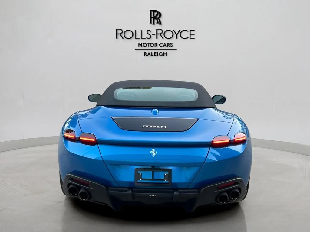 2024 Ferrari Roma Base photo 3