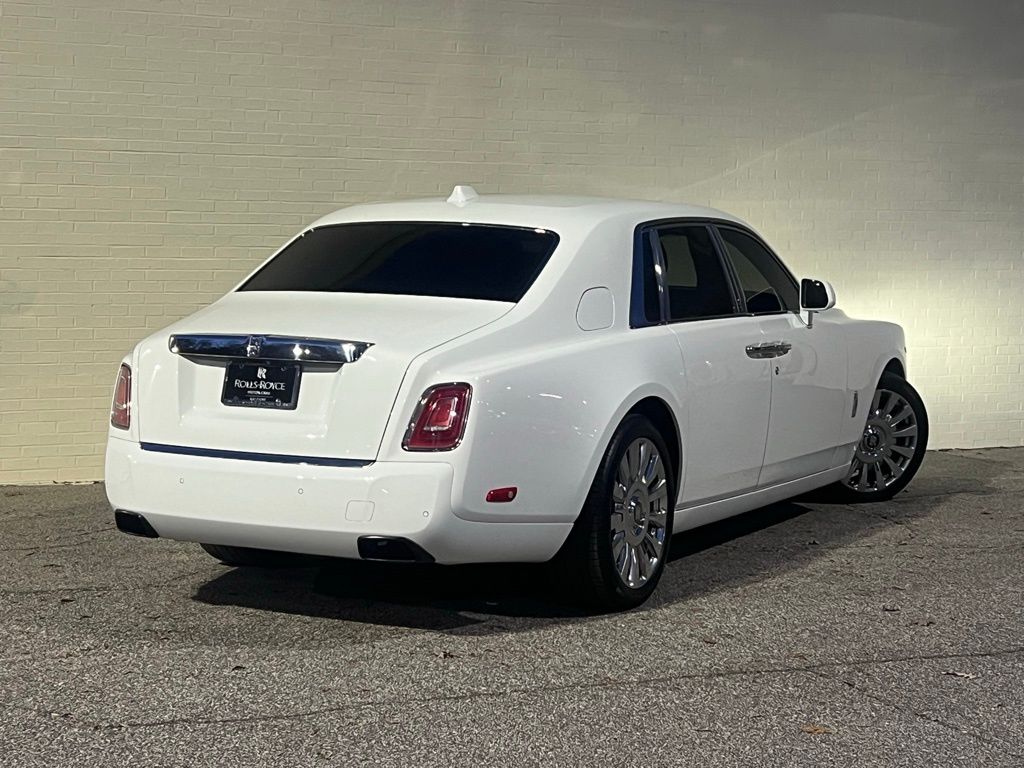 2021 Rolls Royce Phantom photo 2