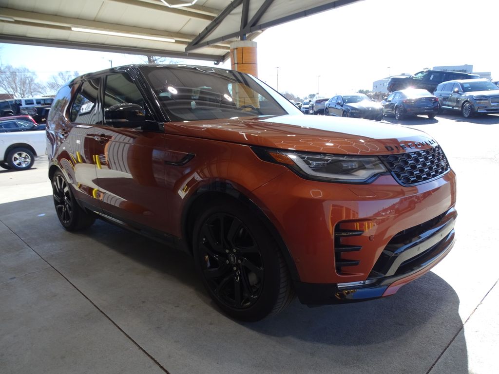 2022 Land Rover Discovery HSE R-Dynamic photo 2