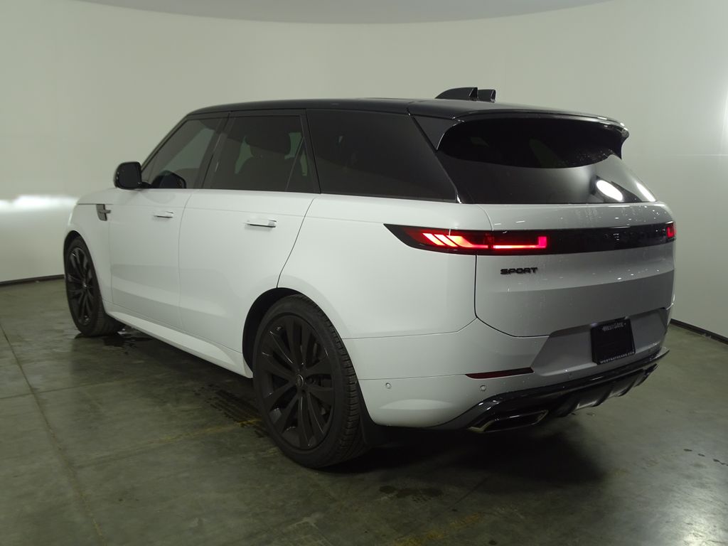 2024 Land Rover Range Rover Sport P400 Dynamic SE photo 3