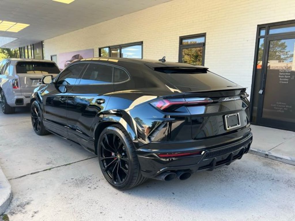 Used 2021 Lamborghini Urus SUV