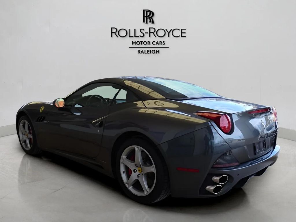2011 Ferrari California Base photo 2