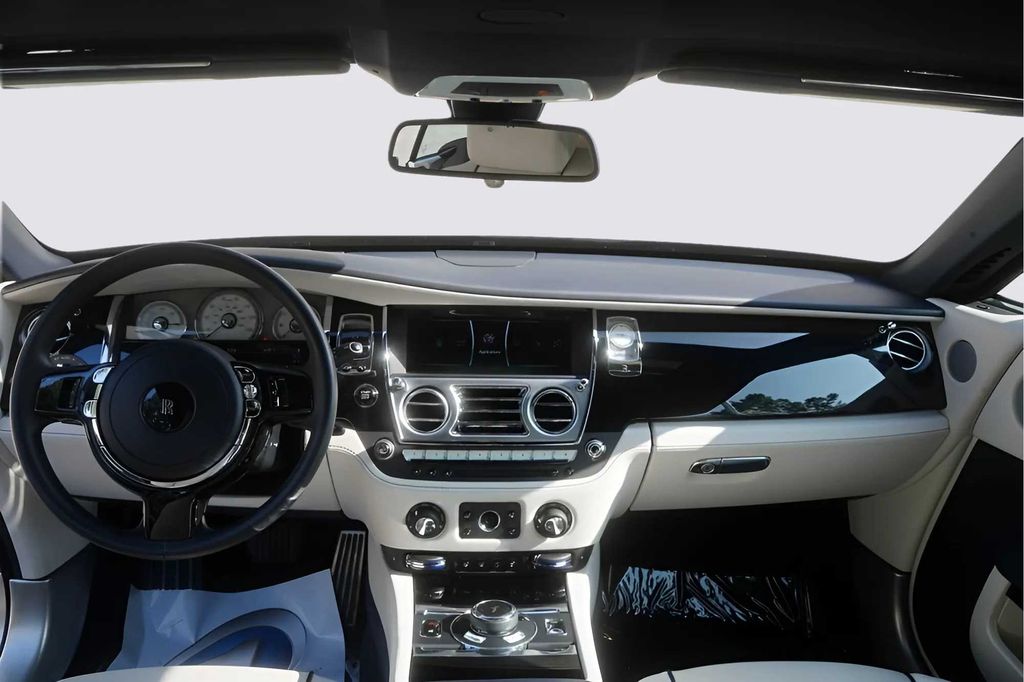 2019 Rolls Royce Dawn photo 4