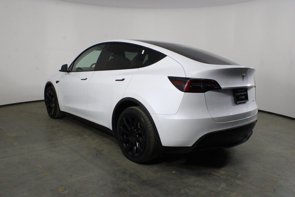 2022 Tesla Model Y Long Range photo 3