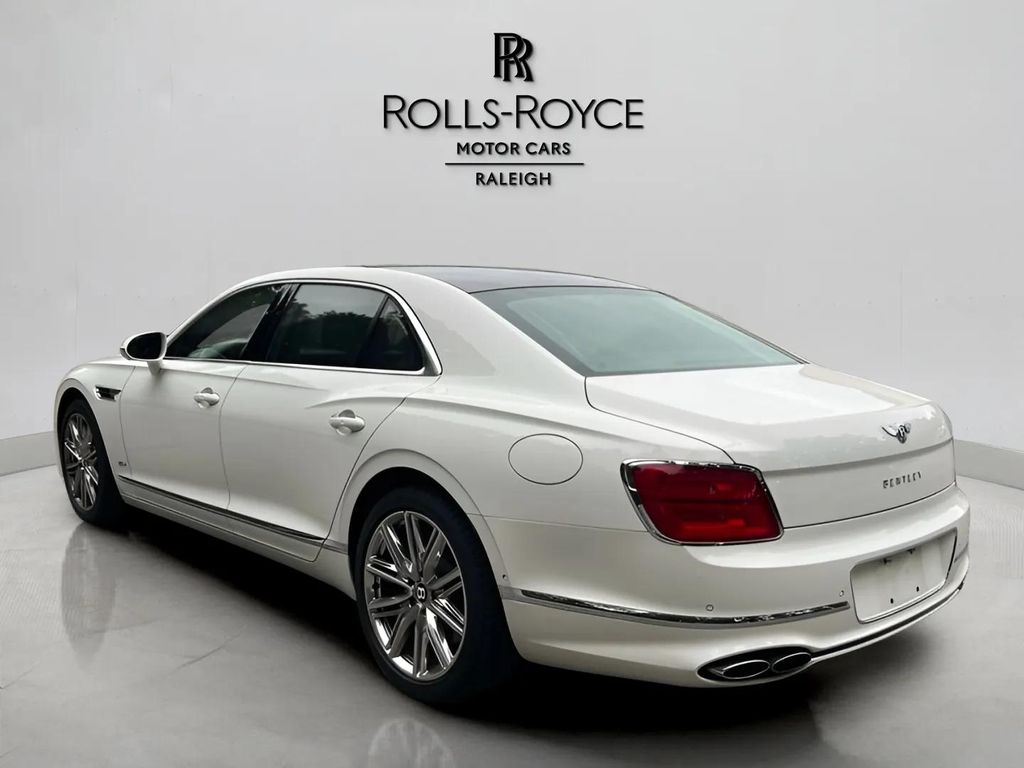 2022 Bentley Flying Spur photo 3