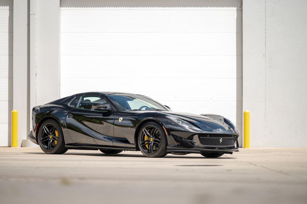 2022 Ferrari 812 GTS Base photo 2