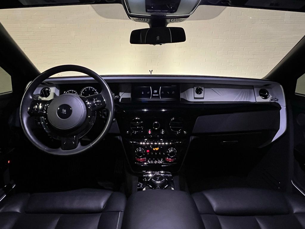 2021 Rolls Royce Phantom photo 4
