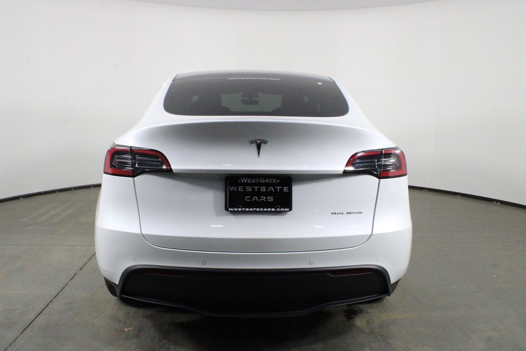 2022 Tesla Model Y Long Range photo 4