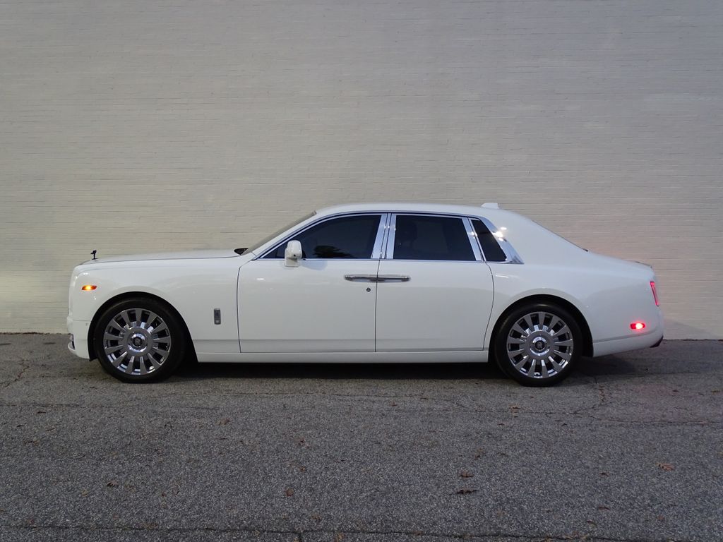2021 Rolls Royce Phantom photo 3