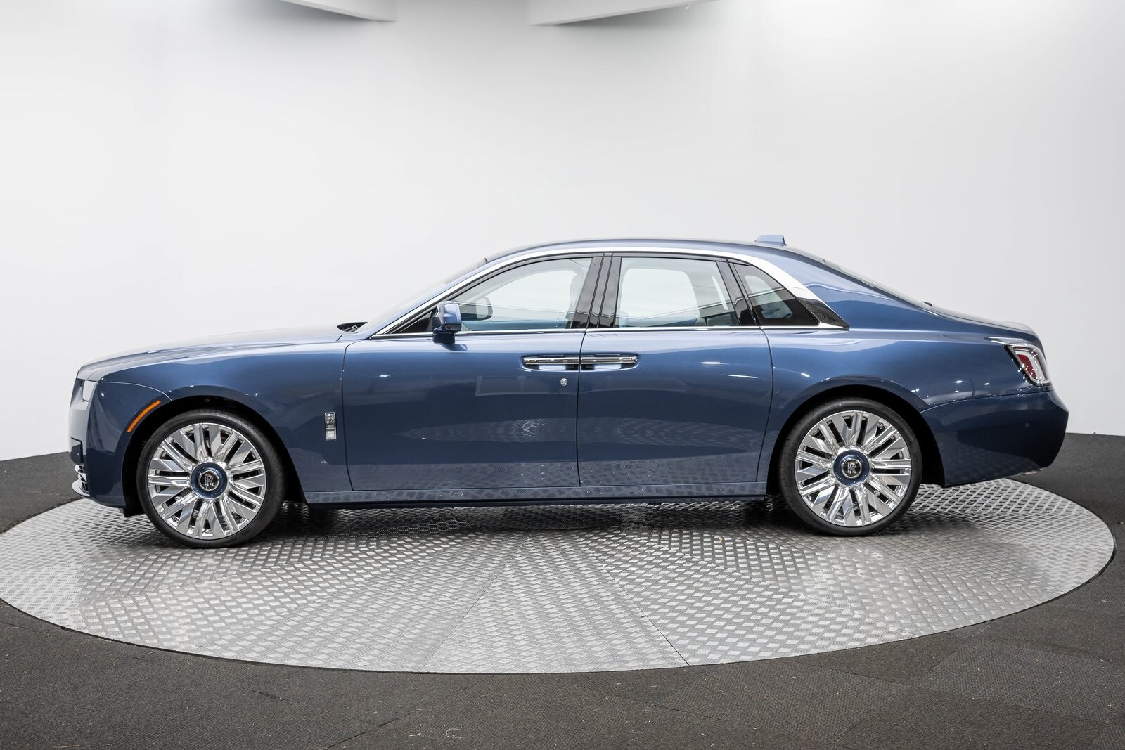 Thumbnail: 2026 Rolls-Royce Ghost - 3