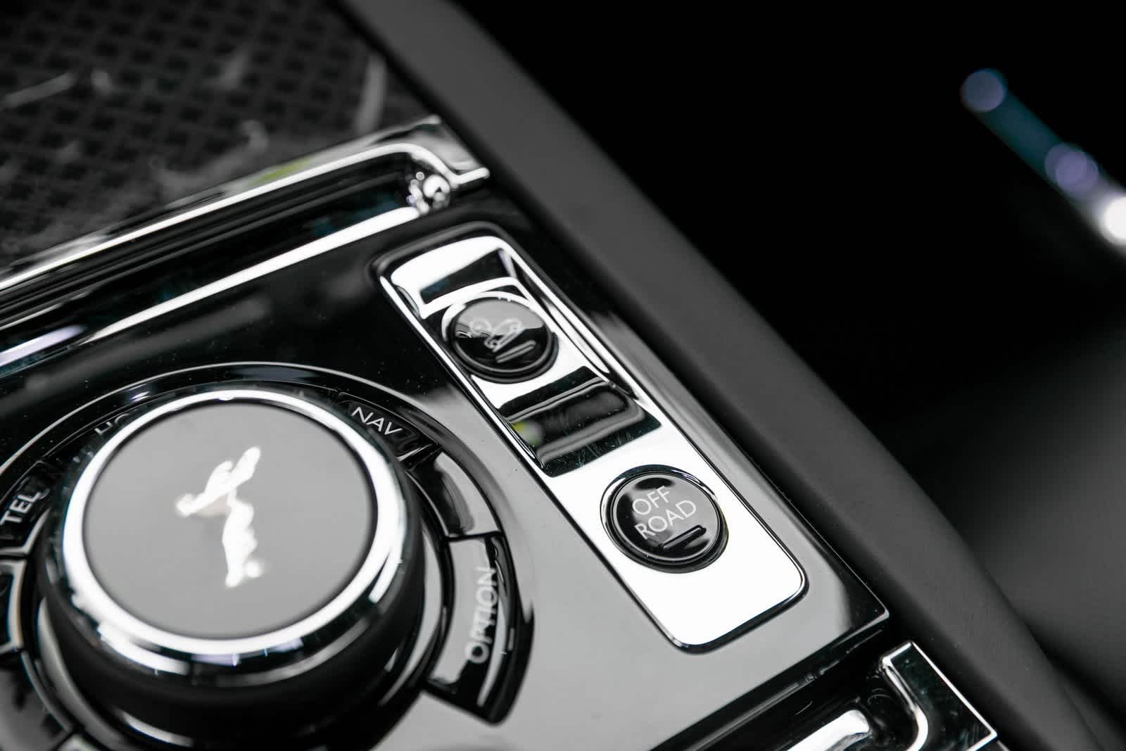 Thumbnail: 2025 Rolls-Royce Cullinan - 30