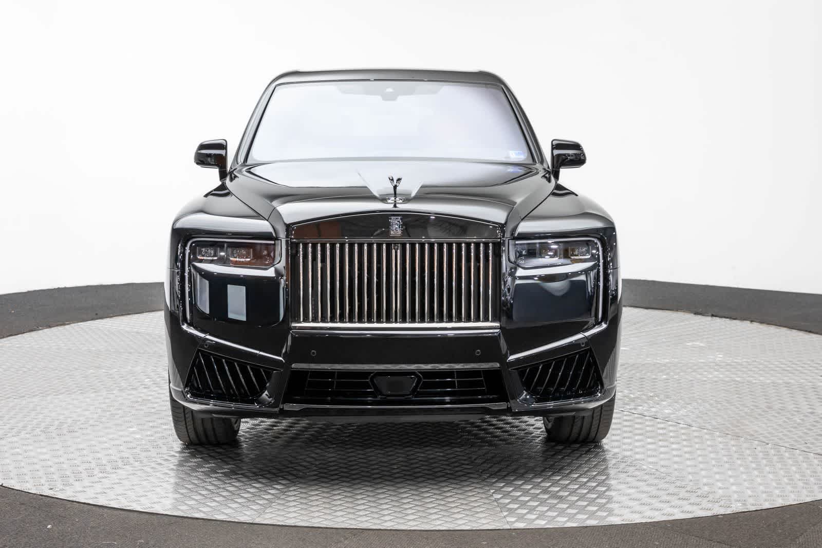 Thumbnail: 2027 Rolls-Royce Cullinan - 6