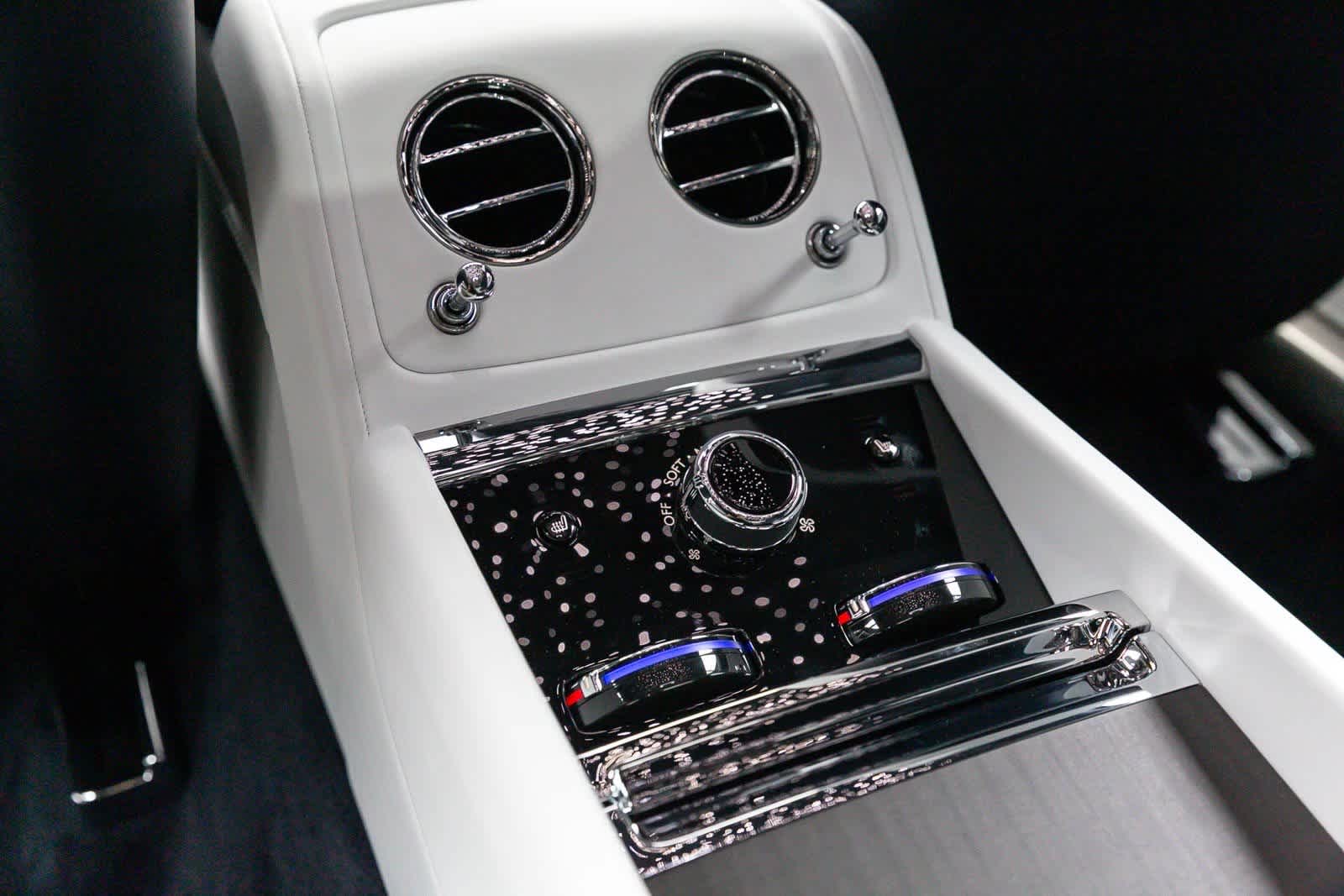 Thumbnail: 2024 Rolls-Royce Spectre - 22