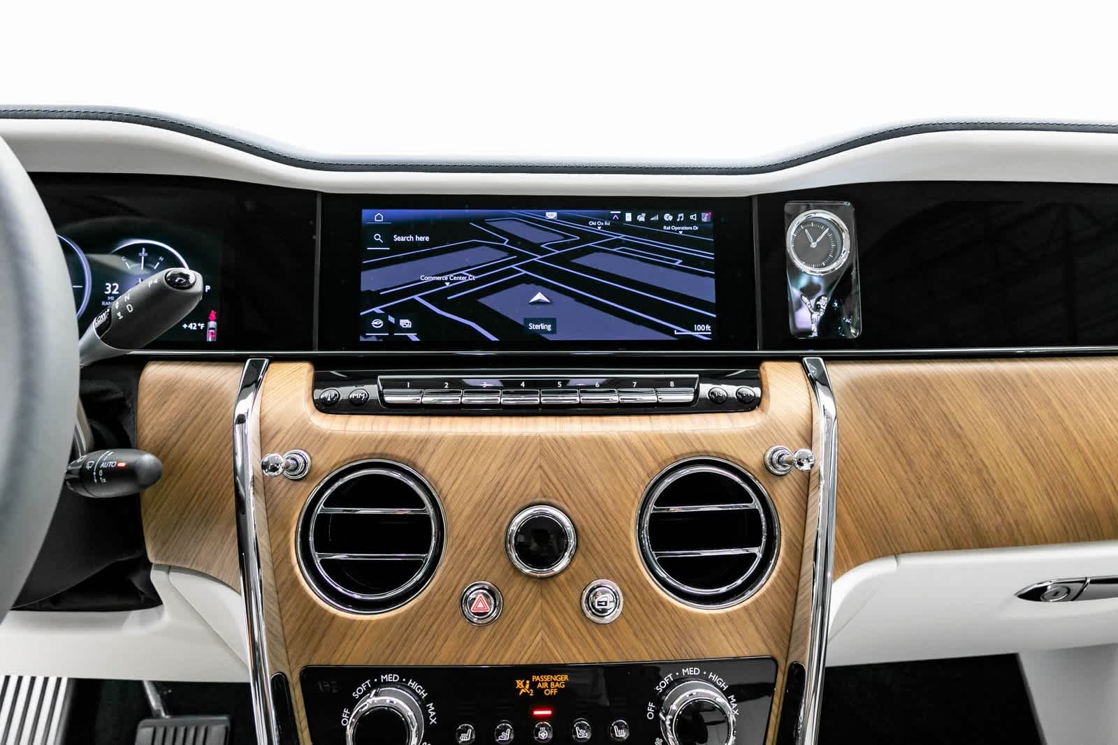 Thumbnail: 2025 Rolls-Royce Cullinan - 8